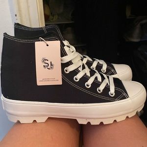 Platform sneakers